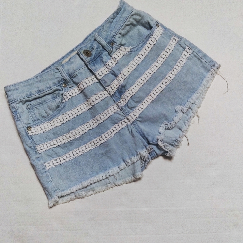 Bullhead Denim Co Crochet Detail High Rise Light Wash Frayed Hem Jean Shorts